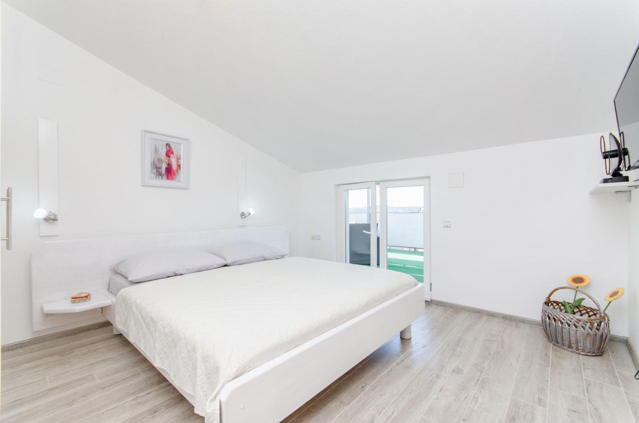 Apartment Ljubica Округ Горни Екстериор снимка